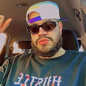 Meet your Posher, Omar alejandro